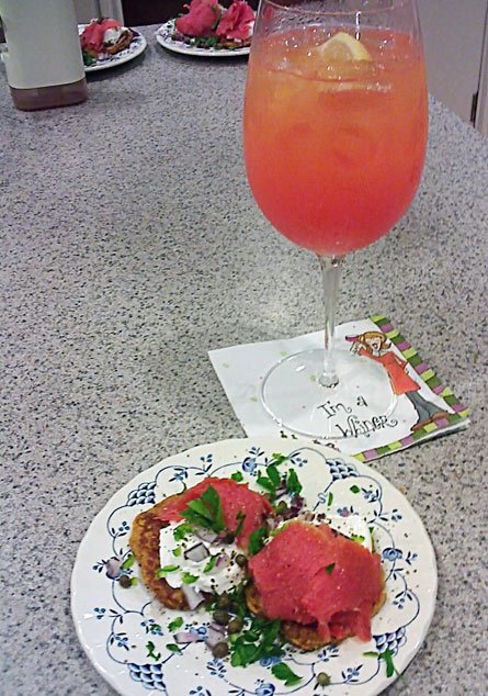 Low Carb Sea Breeze with Smoked Salmon Appetizer