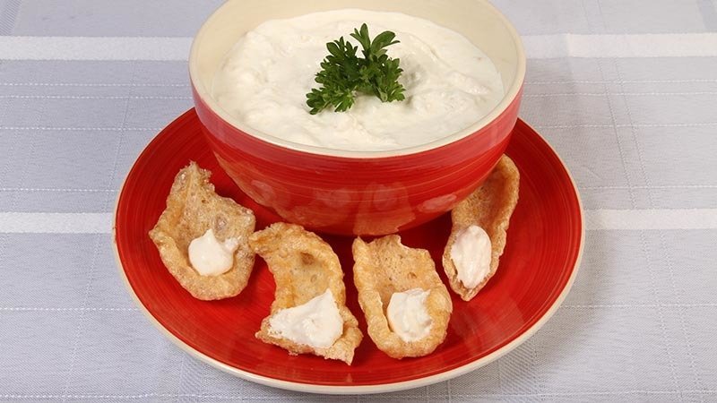 Fat Fast Pork Rinds and Sour Cream Recipe