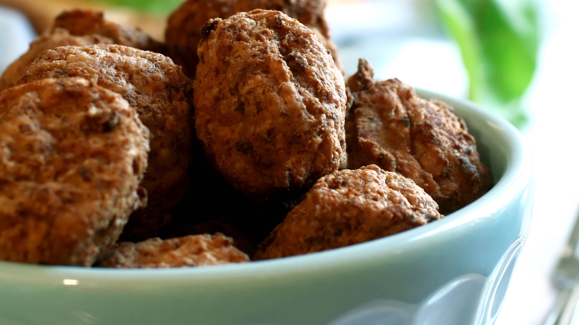 Budget Low Carb - Mountains of Meatballs