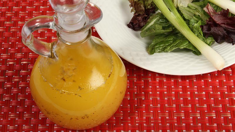 Low-Carb Lemon Garlic Salad Dressing