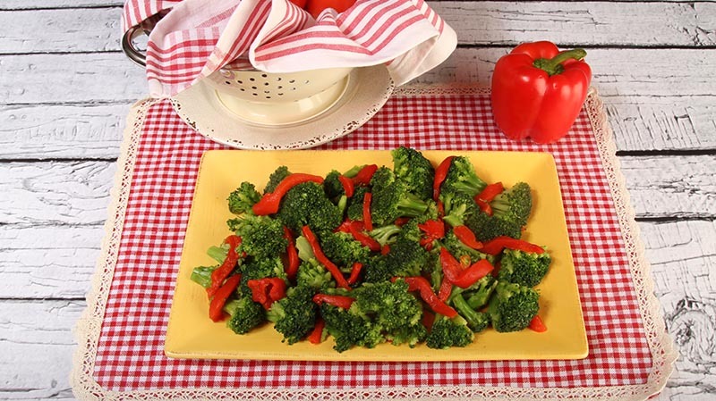 Steamed Broccoli With Roasted Peppers Recipe