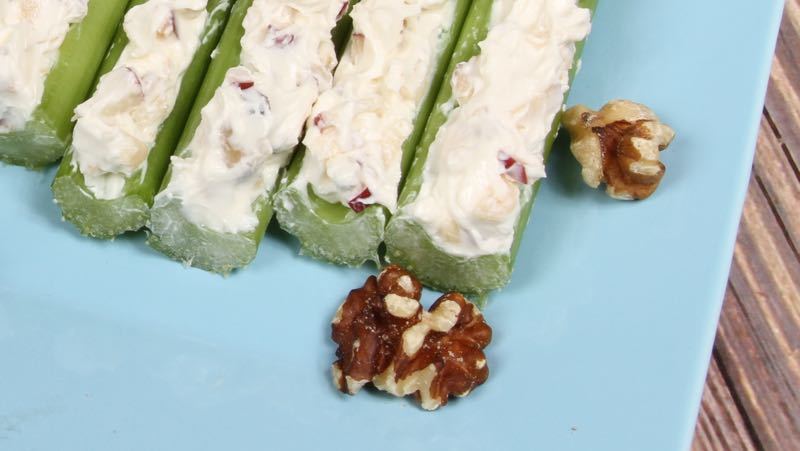 Low-Carb Apple-Walnut Stuffed Celery Sticks Recipe