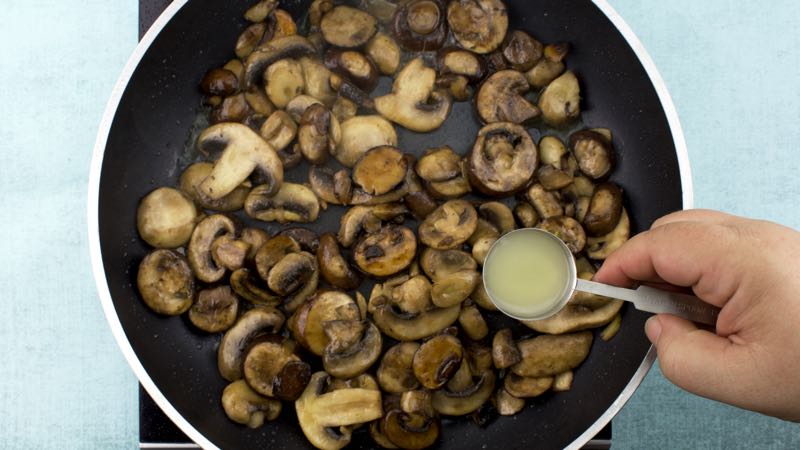 Sautéed Mushrooms With Garlic & Parsley Recipe - Add the lemon juice