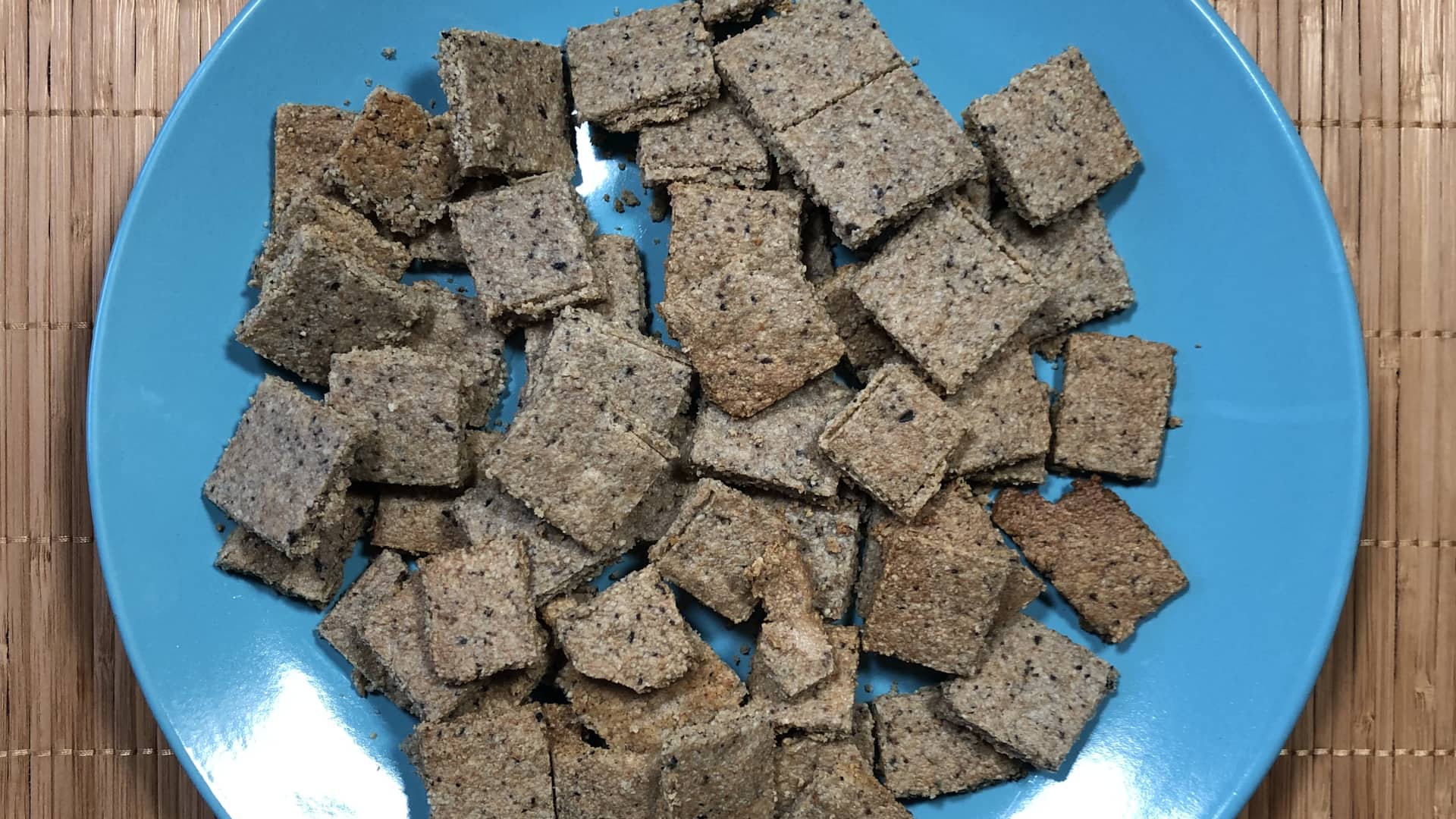 Keto Low-Carb Crackers Recipe