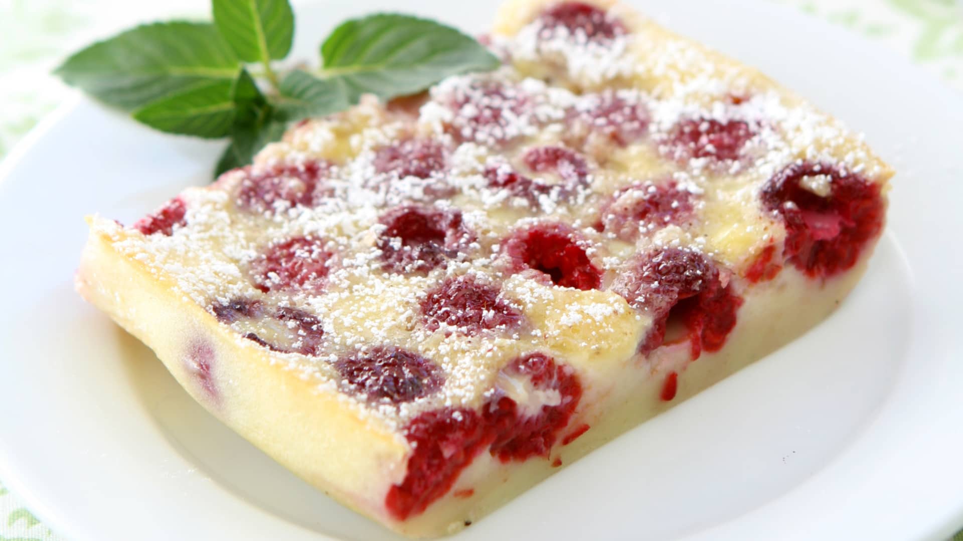 Low-Carb Raspberry Lemon Cakes Recipe - CarbSmart.com